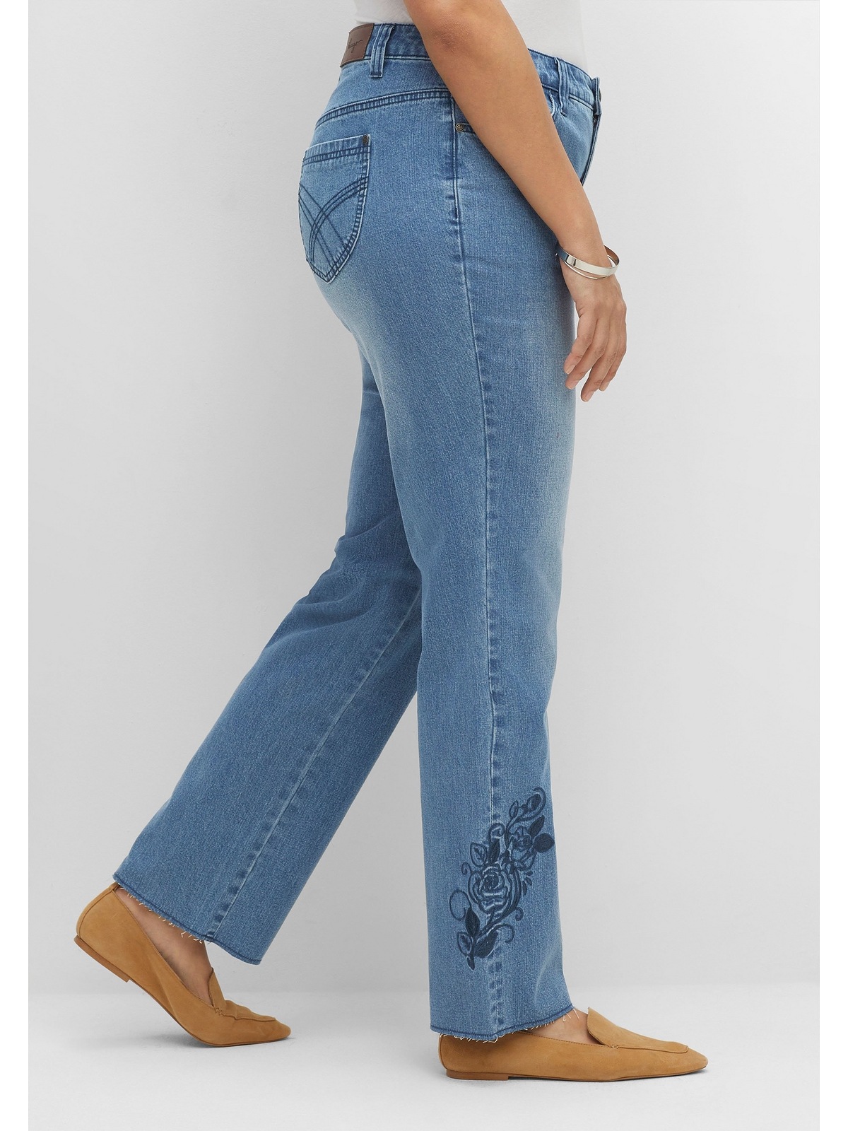 Sheego Stretch-Jeans »Große Größen«, mit aufwendiger Blumenstickerei  bestellen