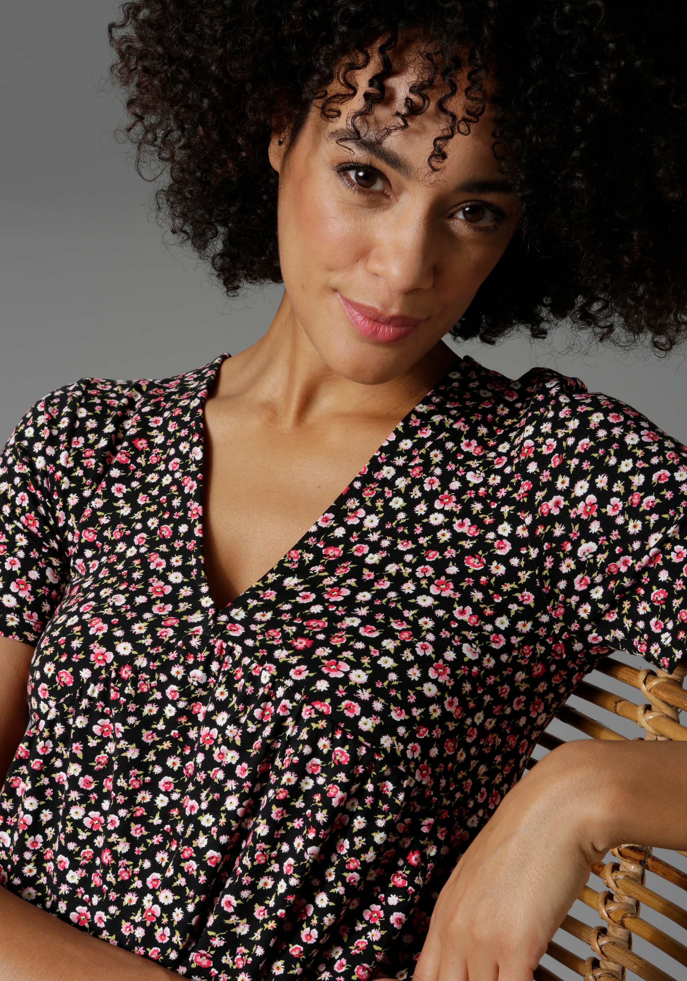 Aniston CASUAL Sommerkleid, im Millefleurs
