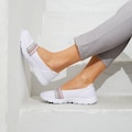LASCANA Slipper, "Slip On" federleichter Sneaker aus Mesh Material VEGAN
