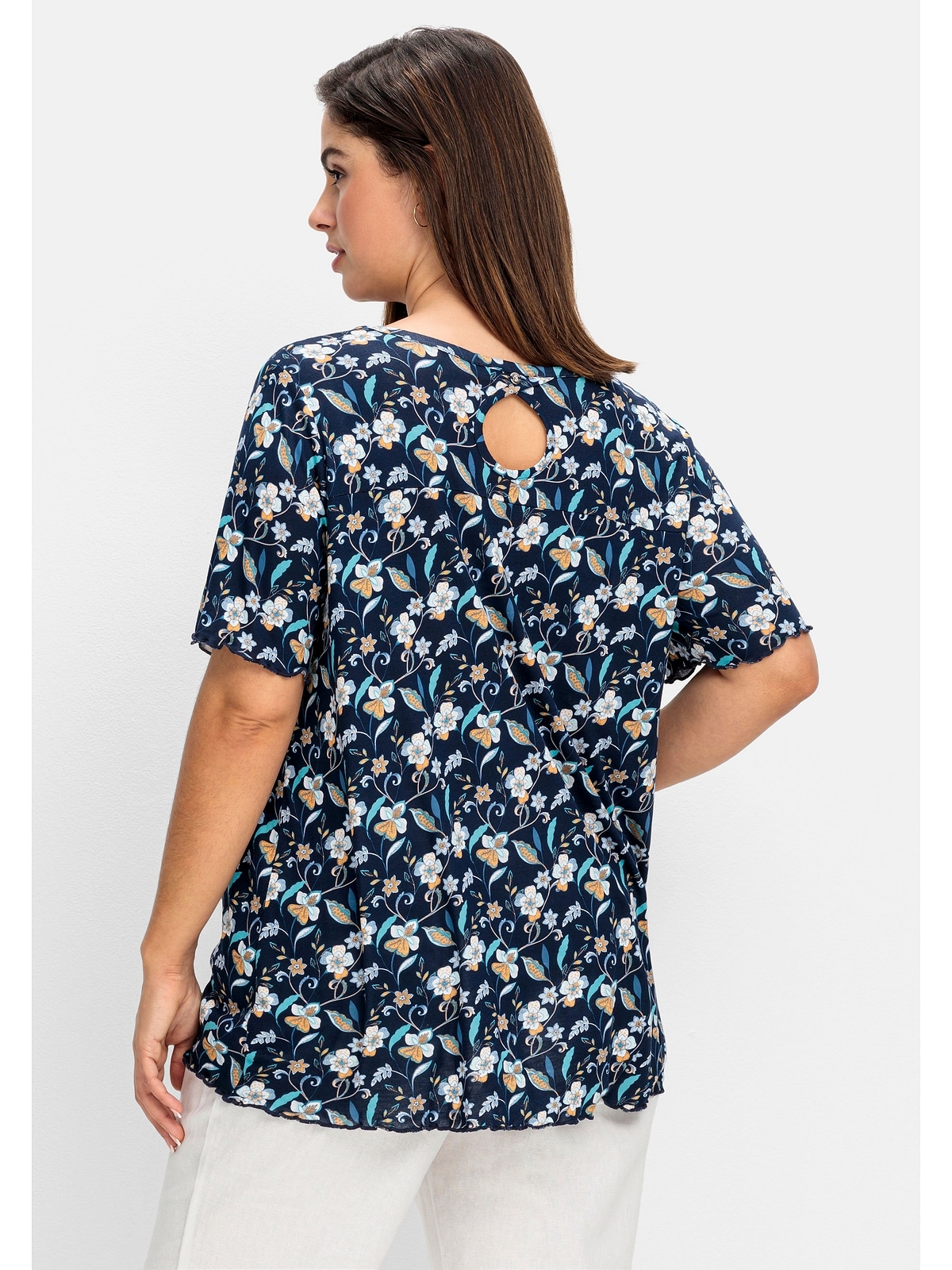 Sheego T-Shirt Große Größen mit Blumendruck und Cut-out im Rücken | T-Shirts