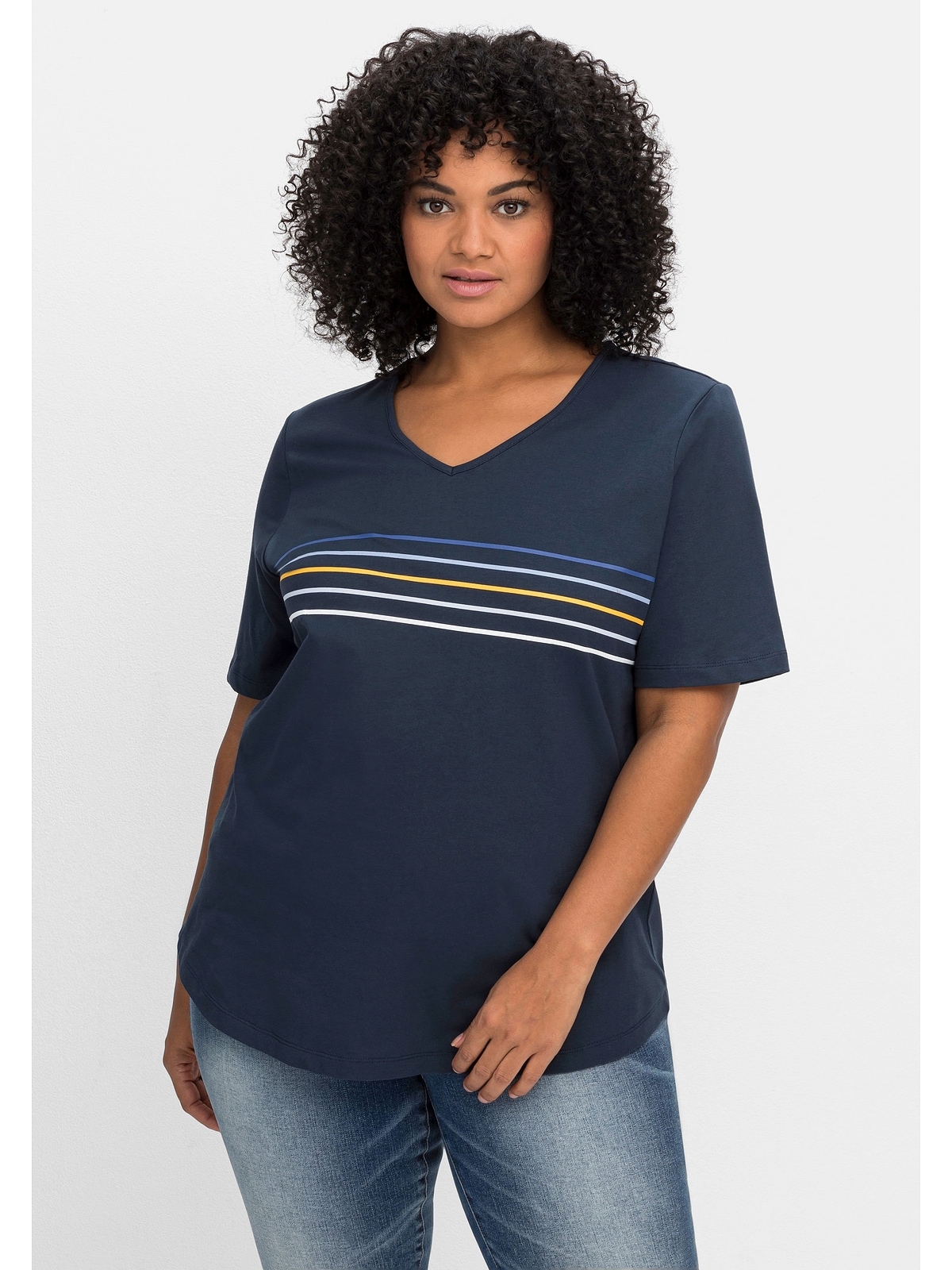 Streifendruck T-Shirt und mit »Große Sheego shoppen gerundetem Größen«, Saum