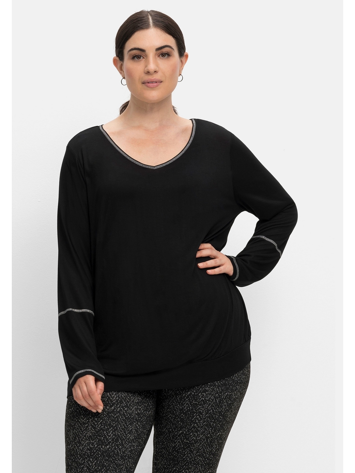 Sheego Langarmshirt »Große Größen«, mit Kontrast-Ziernähten shoppen | I\'m  walking | V-Shirts