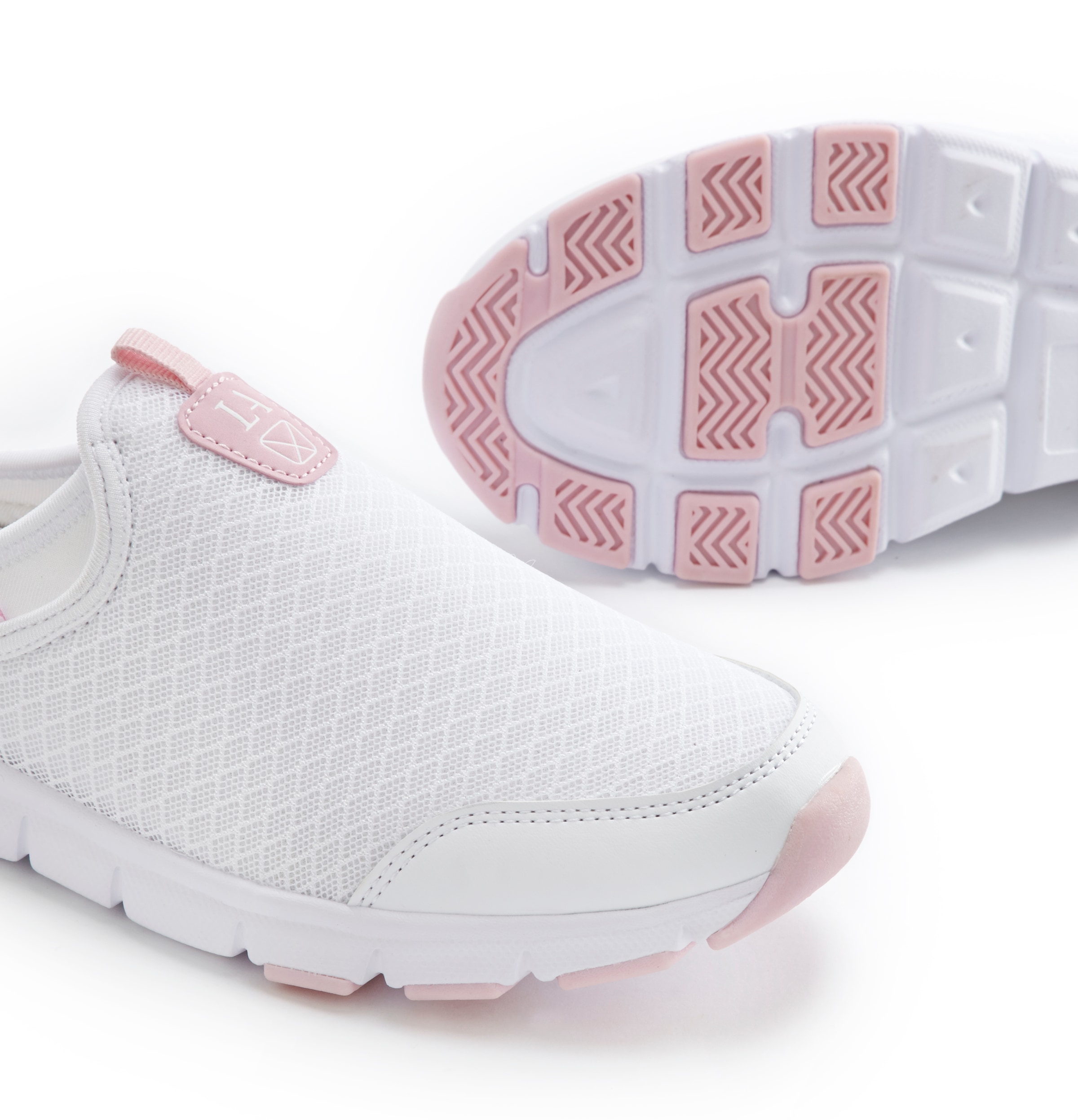LASCANA Slip-On Sneaker, Sabot aus leichtem Mesh-Material